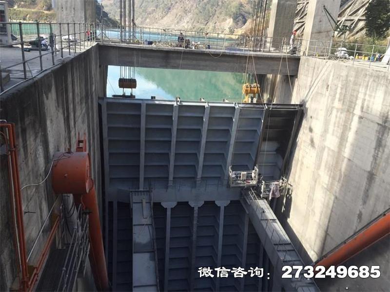 沙依巴克防锈刷漆大坝闸门